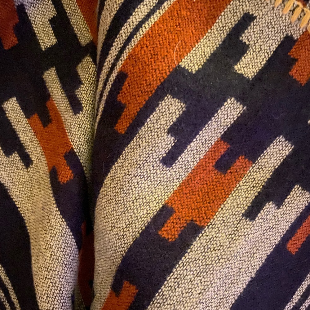 Kollie More Wrap Poncho
Beautiful-Dark Navy
#N046 - Picture 3 of 5